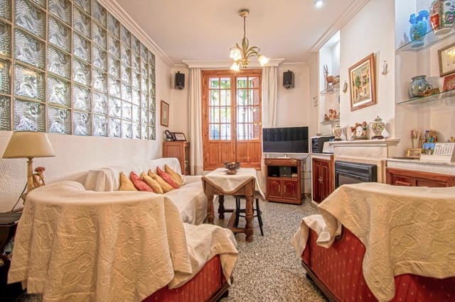 5 bedroom Townhouse for sale in San Julián, Seville city with garage - € 766,300 (Ref: 9317896)