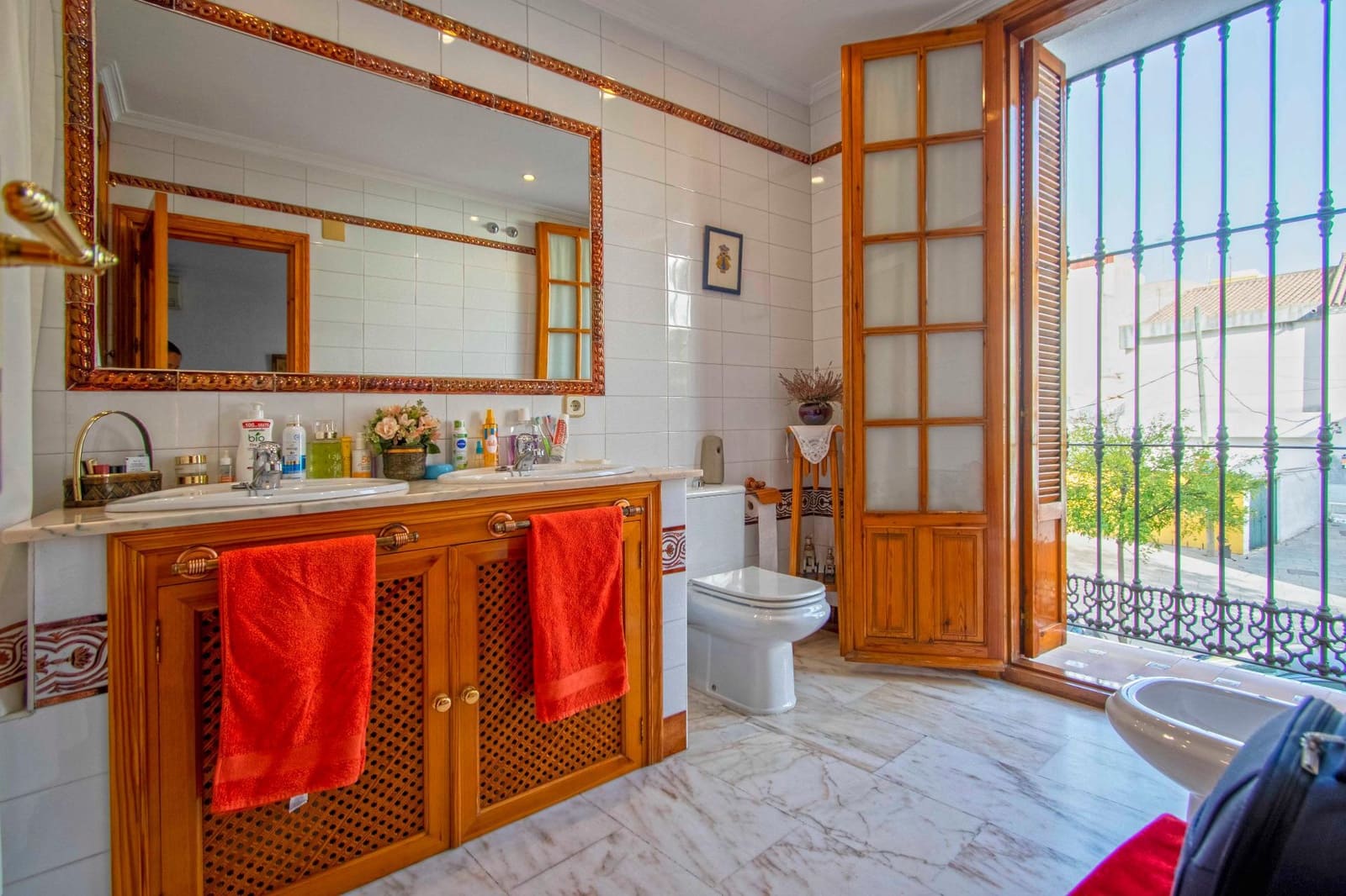 5 soveværelse Byhus til salg i Sevilla by med garage - € 766.300 (Ref: 9317896)