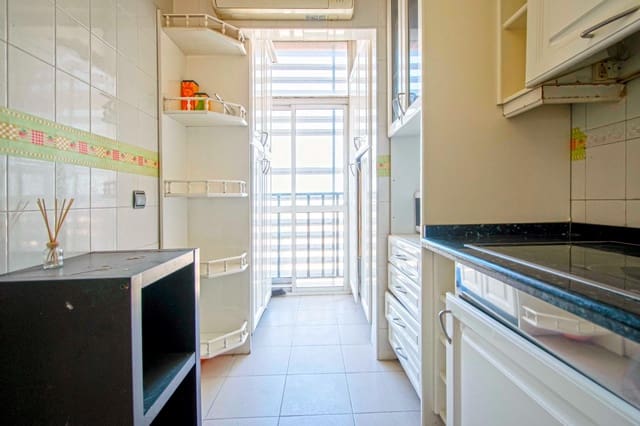 3 slaapkamer Flat te koop in Sevilla stad - € 205.000 (Ref: 9326524)