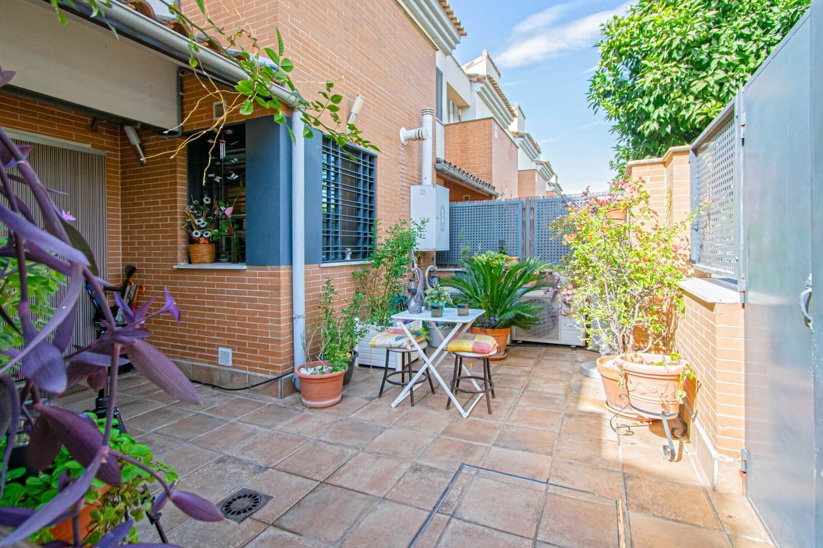 4 soverom Hus til salgs i Mairena del Aljarafe med garasje - € 369 990 (Ref: 9330688)