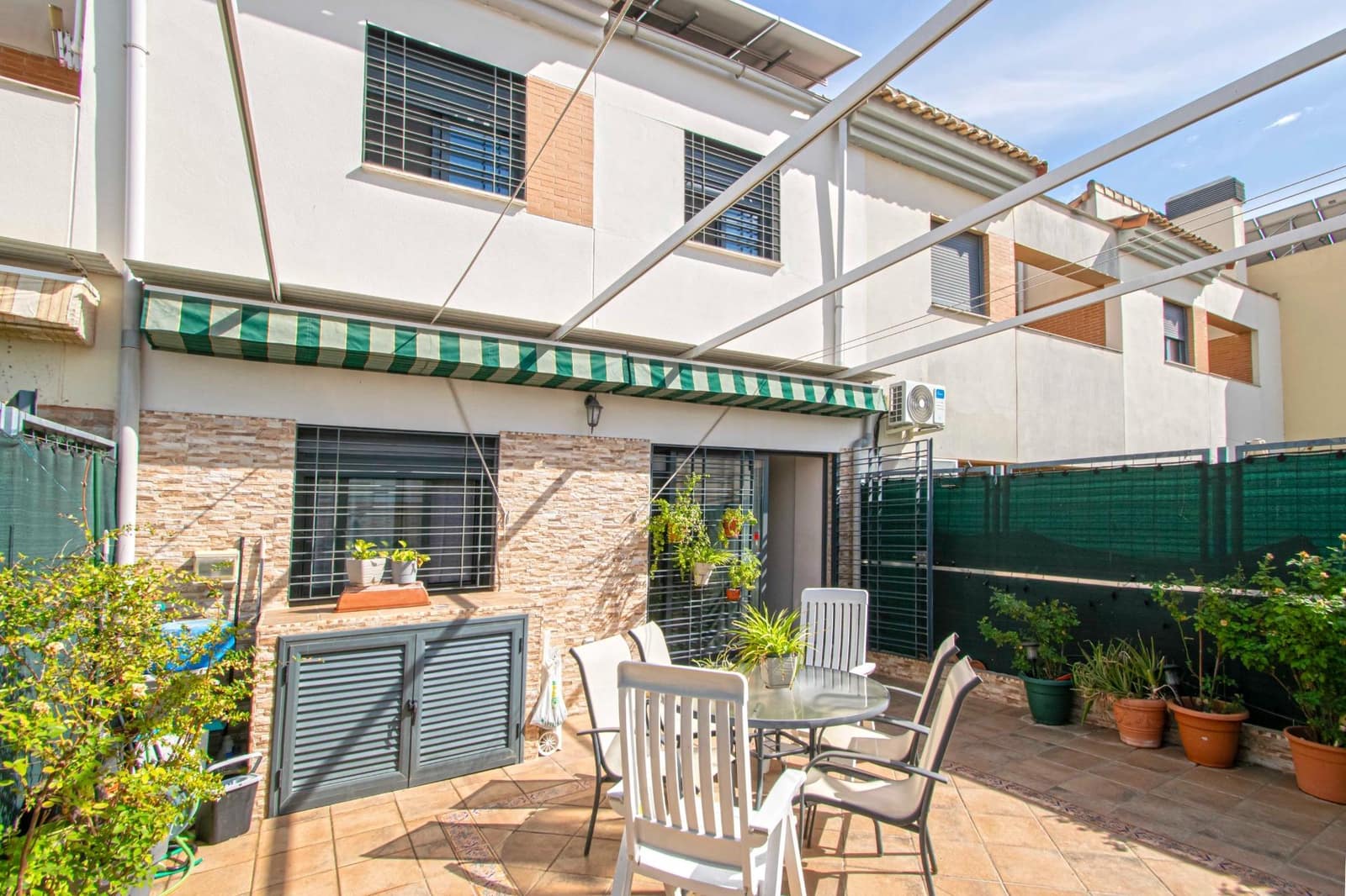 4 soverom Hus til salgs i Mairena del Aljarafe med garasje - € 369 990 (Ref: 9330688)