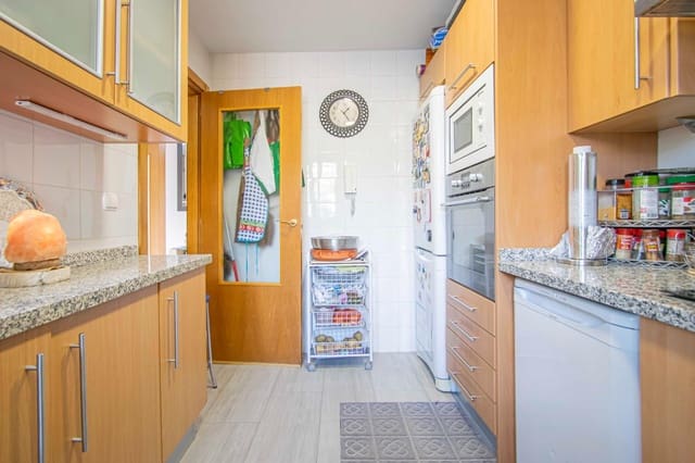 Casa de 4 habitaciones en Mairena del Aljarafe en venta con garaje - 359.990 € (Ref: 9330688)