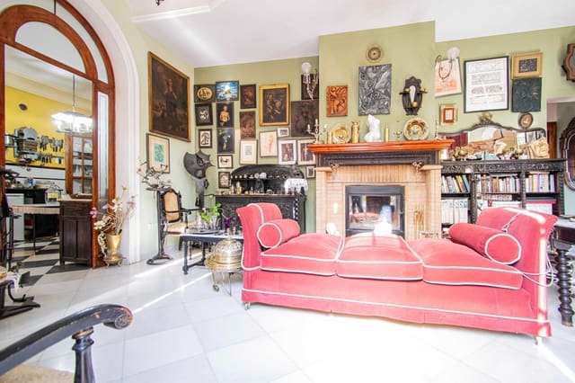 7 soveværelse Finca/Landehus til salg i Mairena del Aljarafe med swimmingpool - € 800.000 (Ref: 9330689)