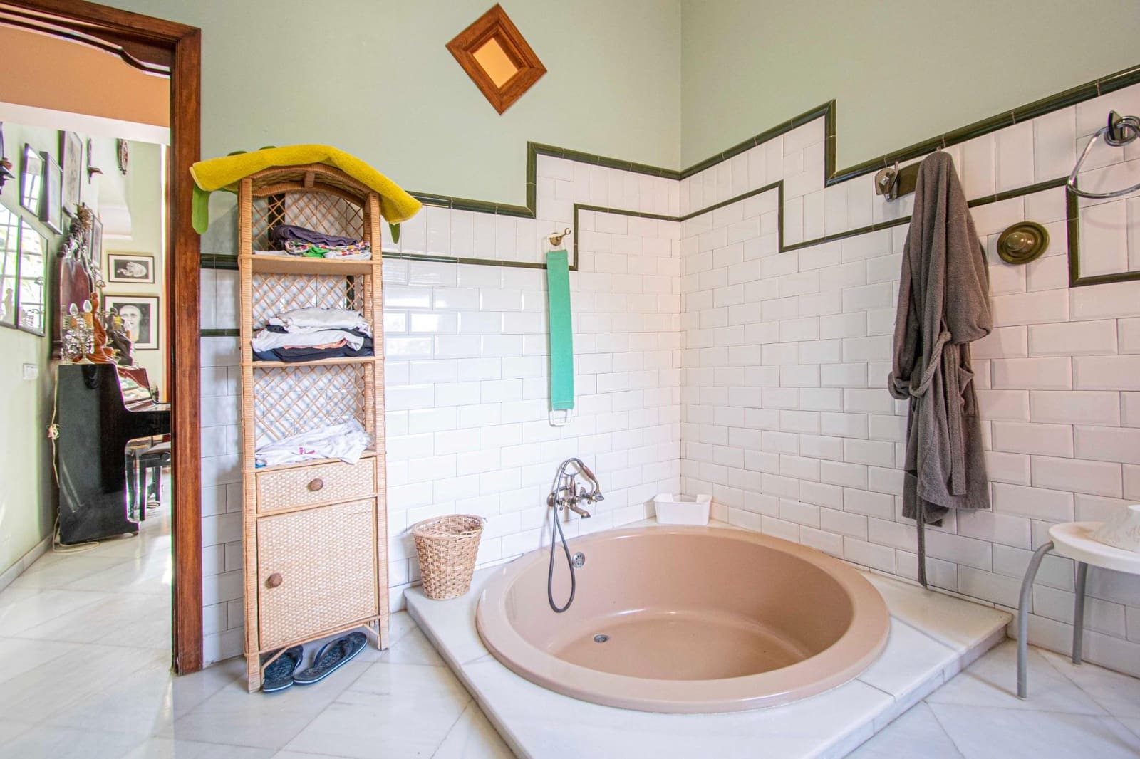 7 bedroom Finca/Country House for sale in Mairena del Aljarafe with pool - € 800,000 (Ref: 9330689)