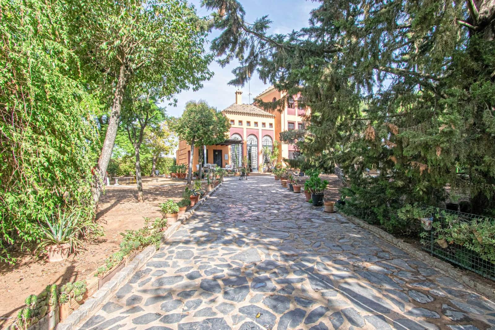 7 bedroom Finca/Country House for sale in Mairena del Aljarafe with pool - € 800,000 (Ref: 9330689)