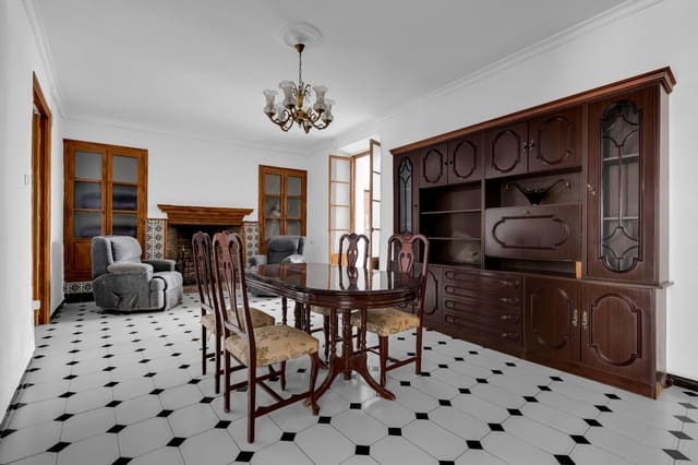 6 bedroom Townhouse for sale in Cazalla de la Sierra with garage - € 238,000 (Ref: 9335027)