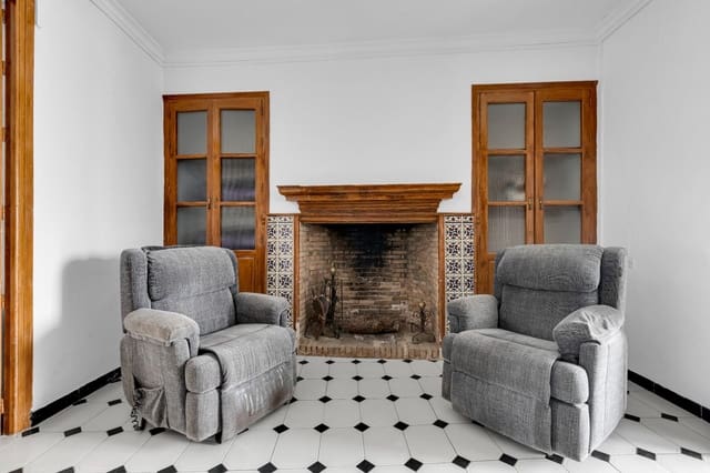 6 bedroom Townhouse for sale in Cazalla de la Sierra with garage - € 238,000 (Ref: 9335027)