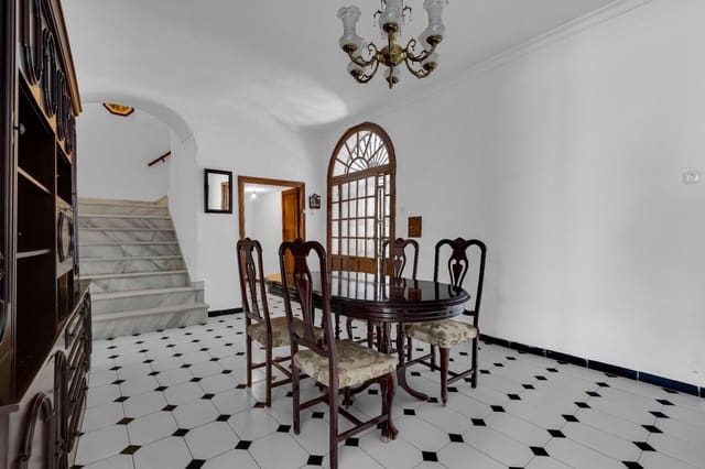 6 bedroom Townhouse for sale in Cazalla de la Sierra with garage - € 238,000 (Ref: 9335027)