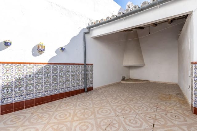6 bedroom Townhouse for sale in Cazalla de la Sierra with garage - € 238,000 (Ref: 9335027)