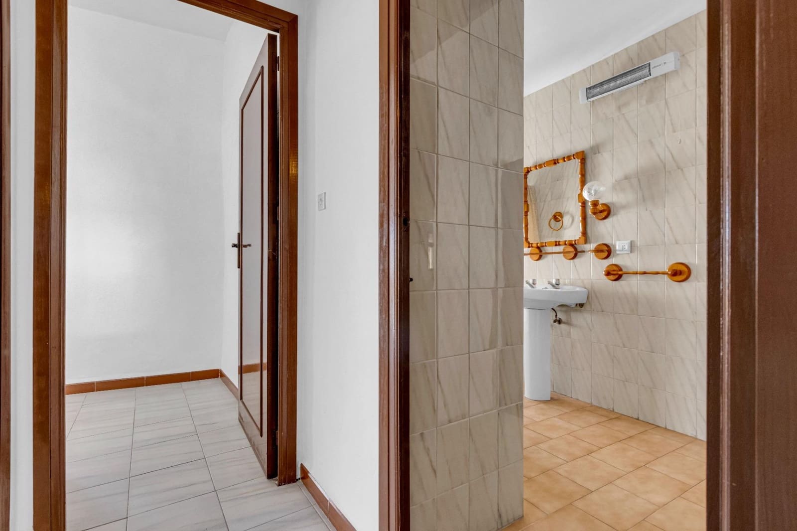 6 chambre Maison de Ville à vendre à Cazalla de la Sierra avec garage - 238 000 € (Ref: 9335027)