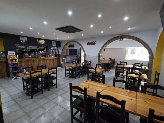 Commercial for sale in Seville city - € 50,000 (Ref: 9338109)