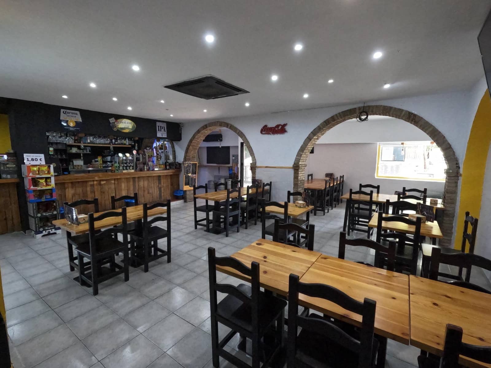 Commercial for sale in Seville city - € 50,000 (Ref: 9338109)