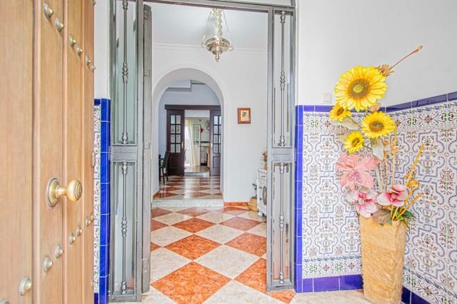 5 chambre Villa/Maison Mitoyenne à vendre à Santiponce - 350 000 € (Ref: 9341256)