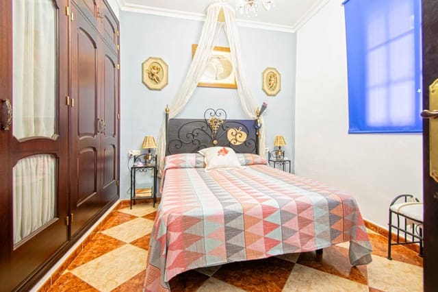 5 chambre Villa/Maison Mitoyenne à vendre à Santiponce - 350 000 € (Ref: 9341256)