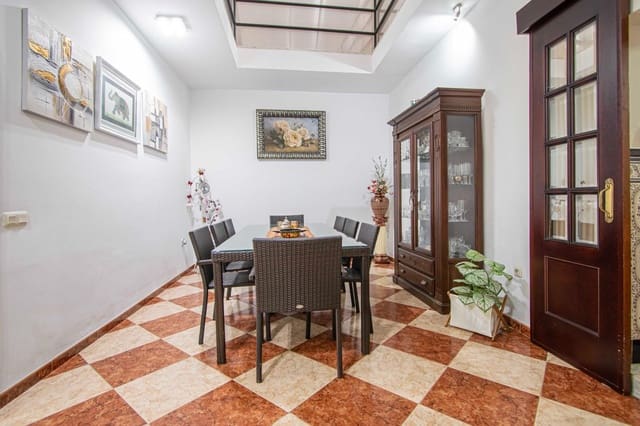 5 chambre Villa/Maison Mitoyenne à vendre à Santiponce - 350 000 € (Ref: 9341256)