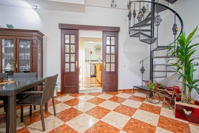 5 chambre Villa/Maison Mitoyenne à vendre à Santiponce - 350 000 € (Ref: 9341256)