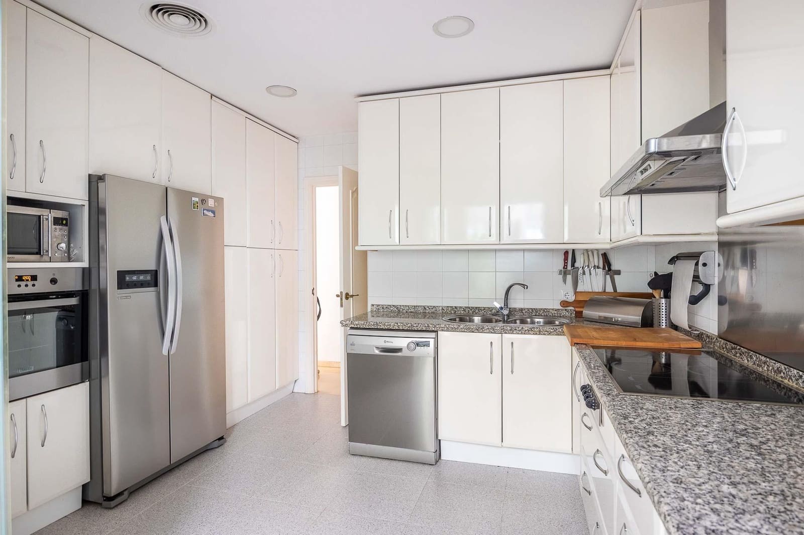 2 soveværelse Lejlighed til salg i Sevilla by med swimmingpool garage - € 750.000 (Ref: 9349633)