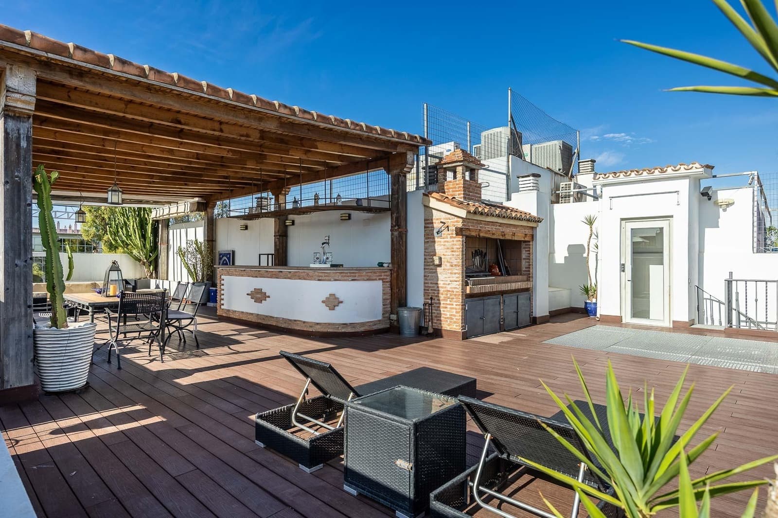 2 soveværelse Lejlighed til salg i Sevilla by med swimmingpool garage - € 750.000 (Ref: 9349633)