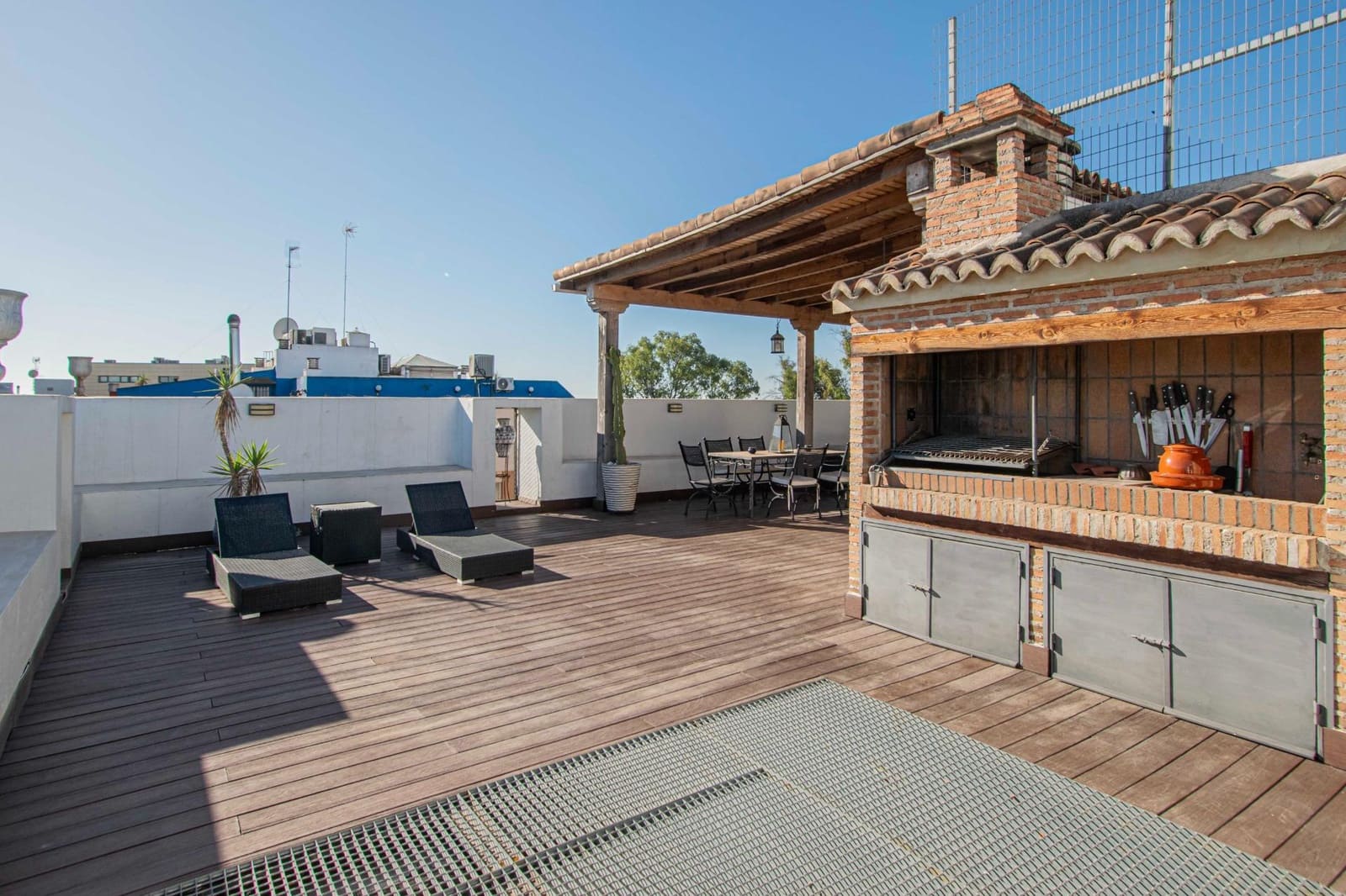 2 soveværelse Lejlighed til salg i Sevilla by med swimmingpool garage - € 750.000 (Ref: 9349633)