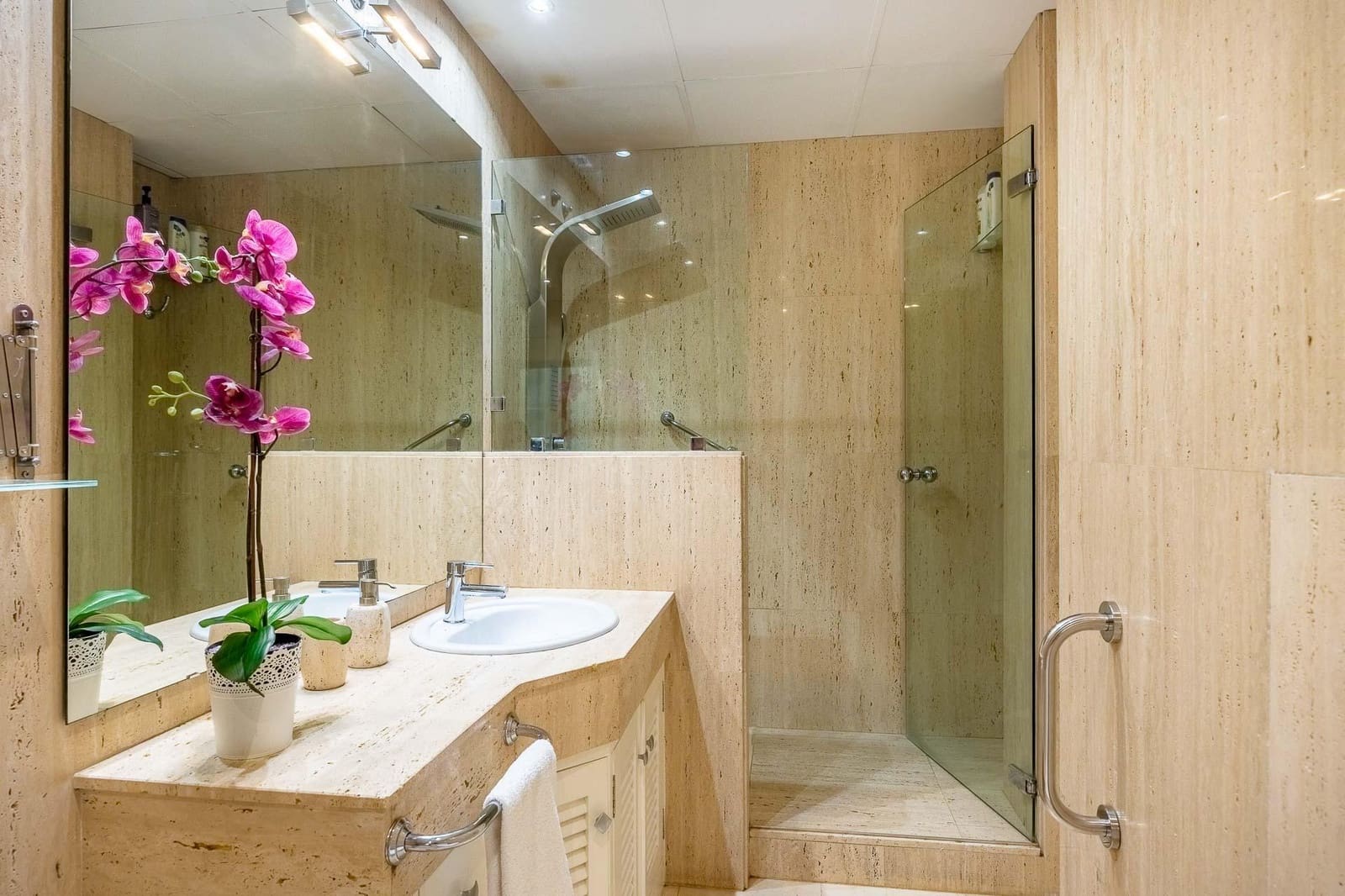 Apartamento de 2 habitaciones en Sevilla ciudad en venta con piscina garaje - 750.000 € (Ref: 9349633)