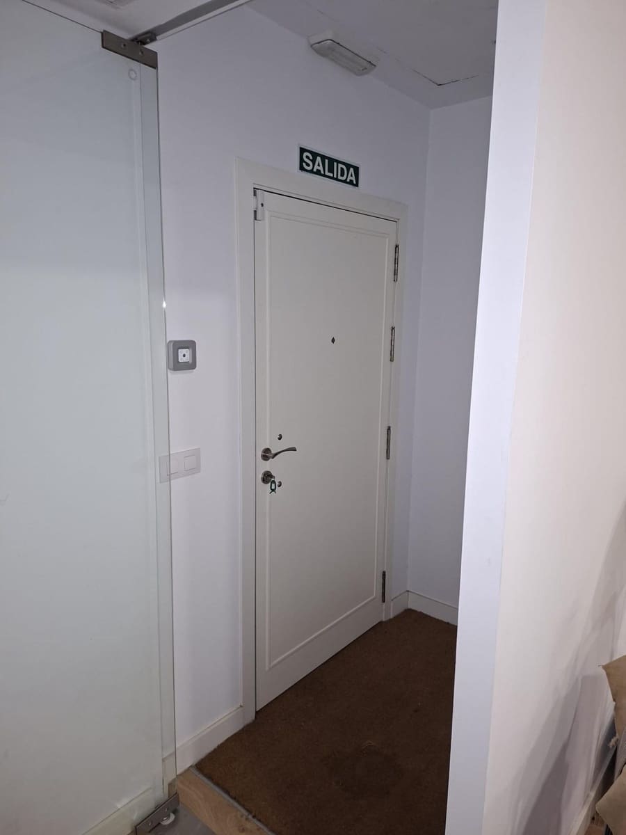 Comercial para venda em Sevilha cidade - 581 030 € (Ref: 9349634)