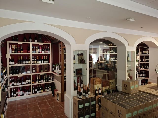 Comercial para venda em Nervión, Sevilha cidade - 581 030 € (Ref: 9349634)