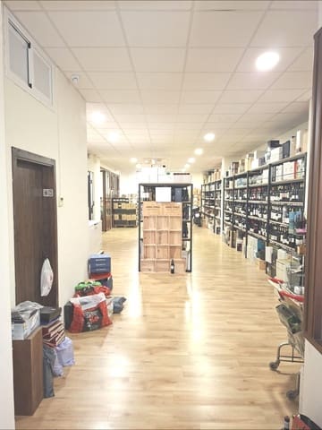 Commerciale in vendita in Nervión, Siviglia città - 581.030 € (Rif: 9349634)