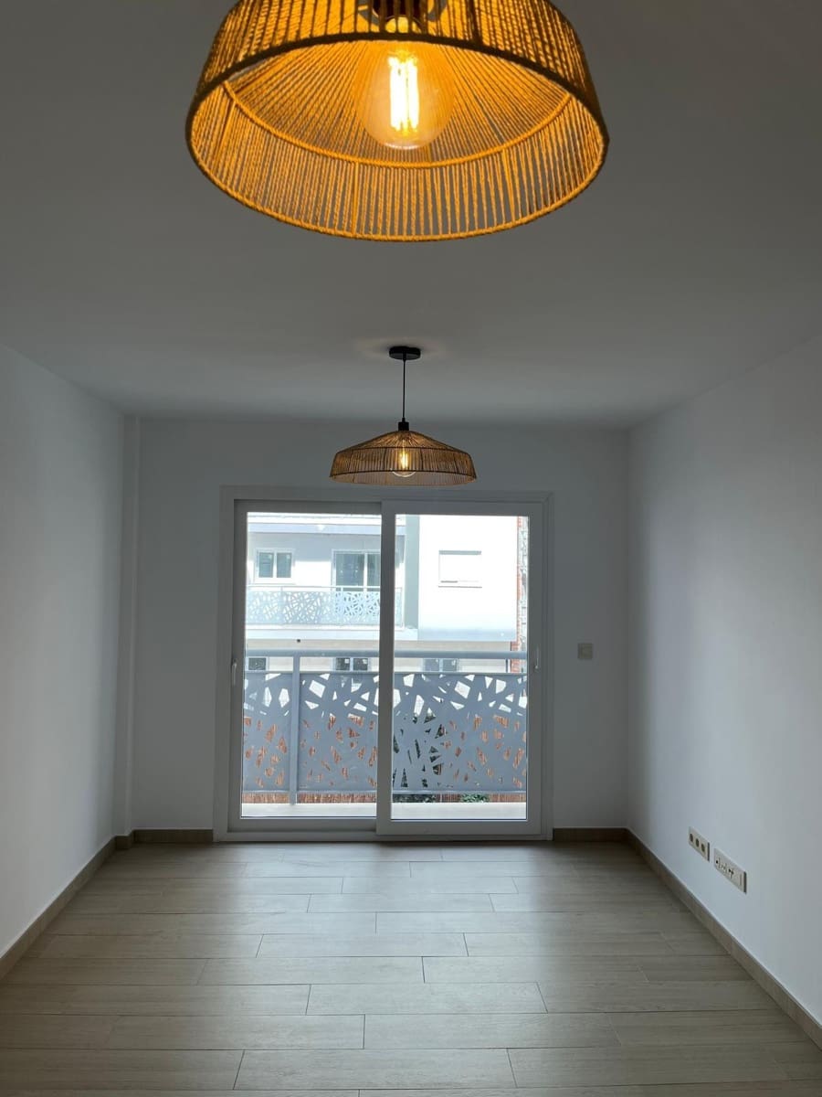 2 soverom Leilighet til leie i Bormujos med svømmebasseng garasje - € 890 (Ref: 9353671)