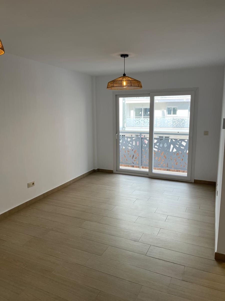 2 soverom Leilighet til leie i Bormujos med svømmebasseng garasje - € 890 (Ref: 9353671)