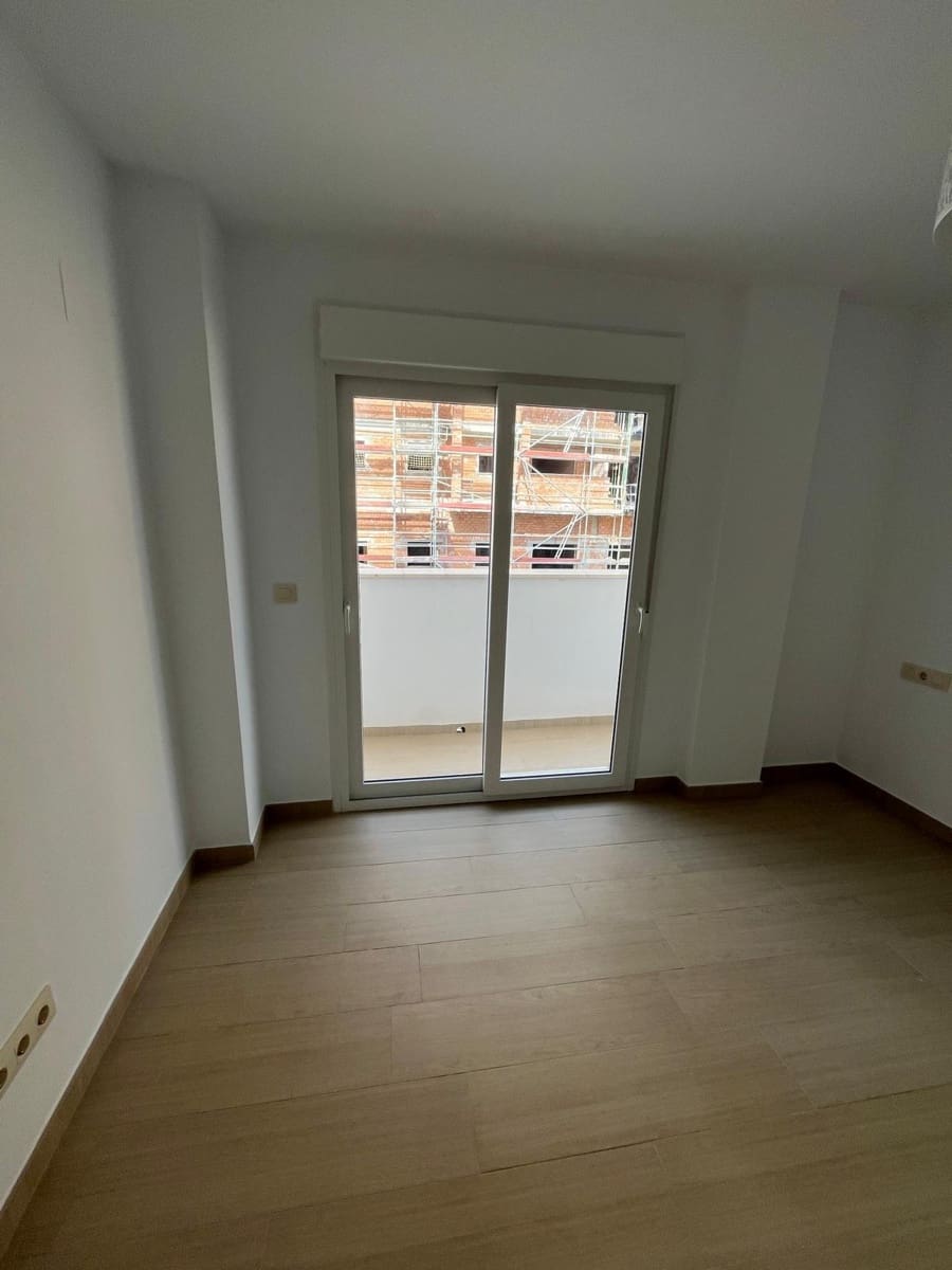 2 soverom Leilighet til leie i Bormujos med svømmebasseng garasje - € 890 (Ref: 9353671)