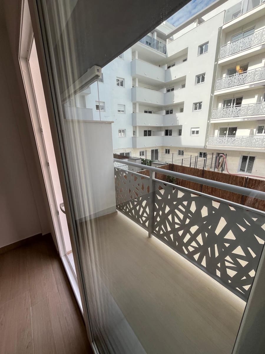 2 soverom Leilighet til leie i Bormujos med svømmebasseng garasje - € 890 (Ref: 9353671)