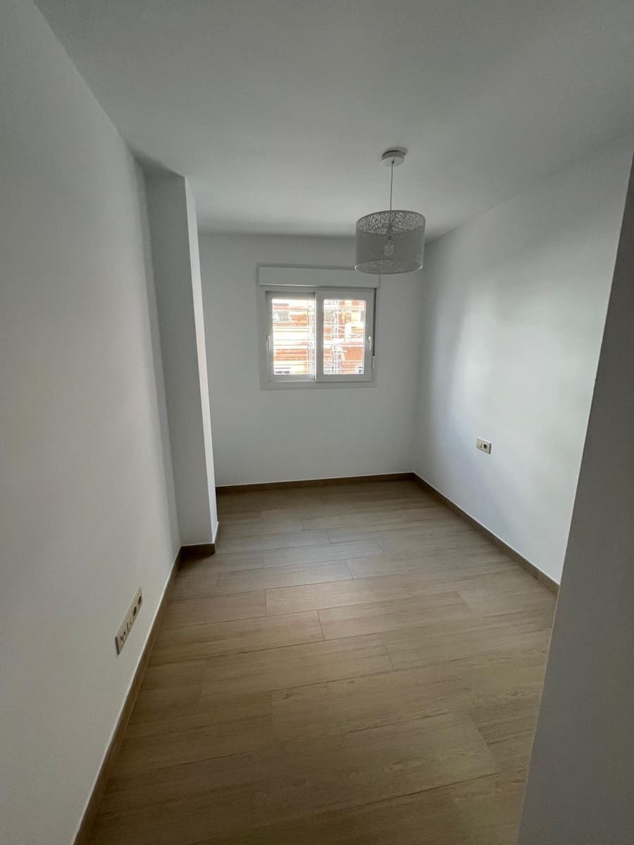 2 soverom Leilighet til leie i Bormujos med svømmebasseng garasje - € 890 (Ref: 9353671)