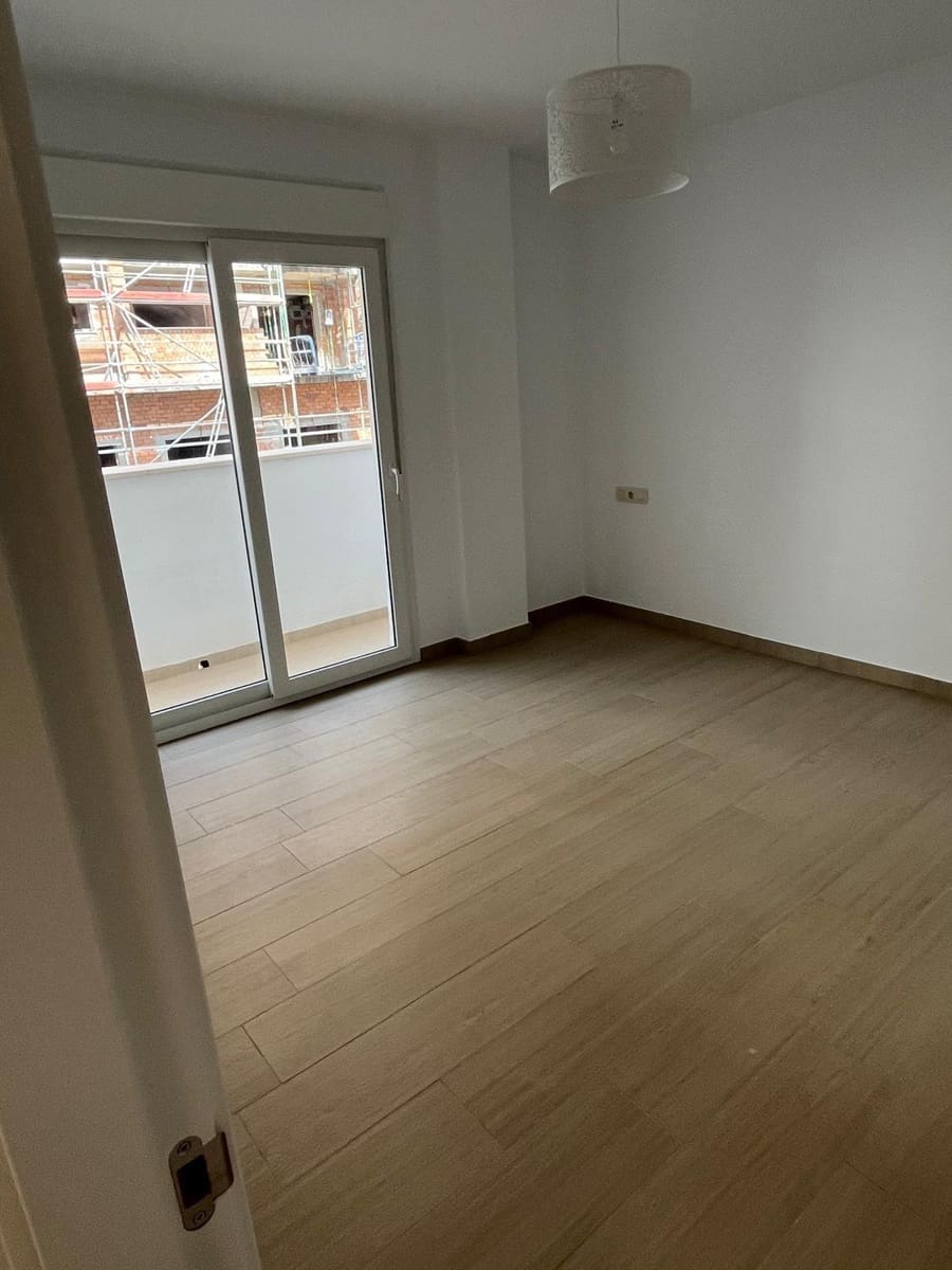 2 soverom Leilighet til leie i Bormujos med svømmebasseng garasje - € 890 (Ref: 9353671)