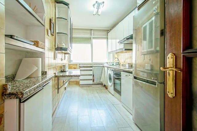 3 sypialnia Mieszkanie na sprzedaż w Nervión, Miasto Sewilla - 180 000 € (Ref: 9355910)