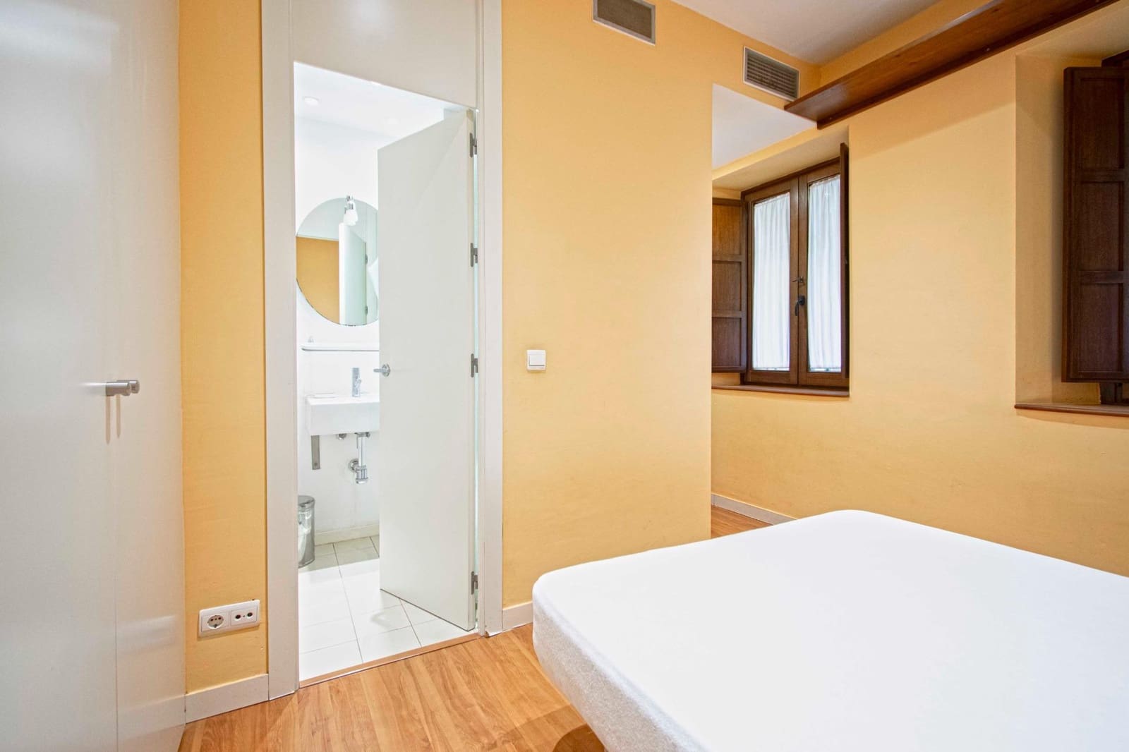 1 bedroom Apartment for rent in Seville city - € 780 (Ref: 9359663)