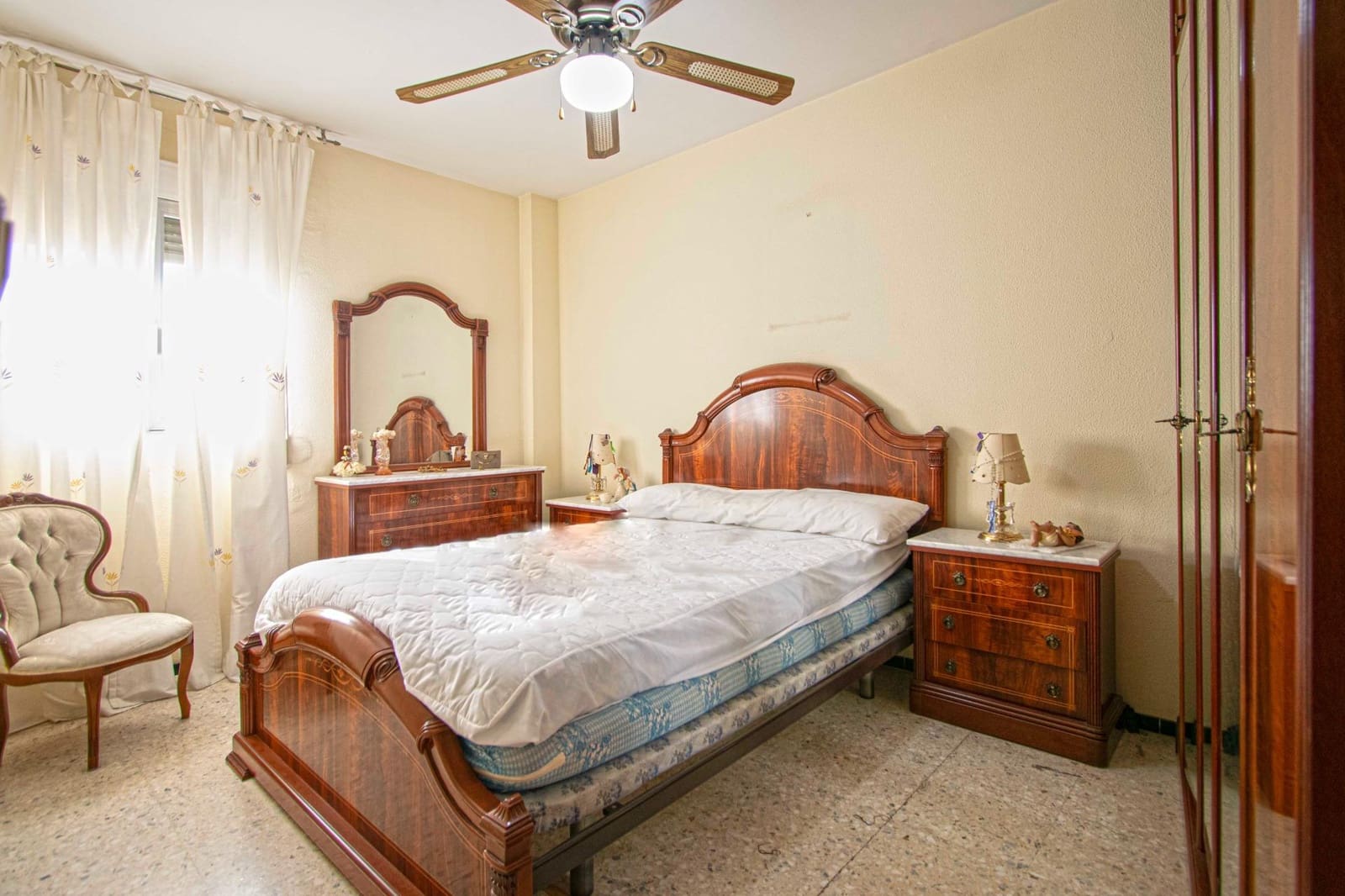 3 makuuhuone Asunto myytävänä paikassa Sevilla kaupunki - 155 000 € (Ref: 9359664)