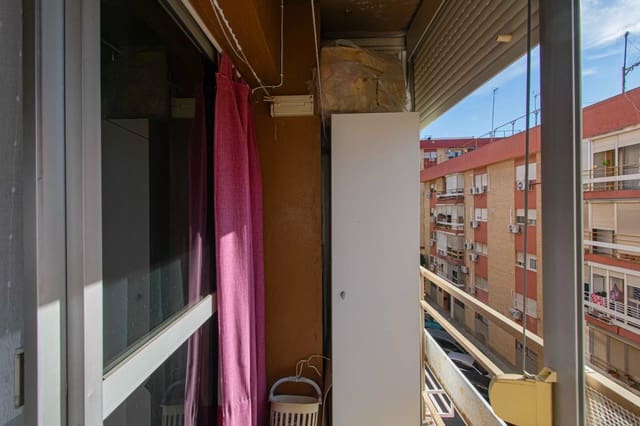 3 makuuhuone Asunto myytävänä paikassa Sevilla kaupunki - 155 000 € (Ref: 9359664)