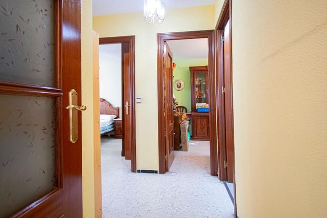 3 makuuhuone Asunto myytävänä paikassa Sevilla kaupunki - 155 000 € (Ref: 9359664)