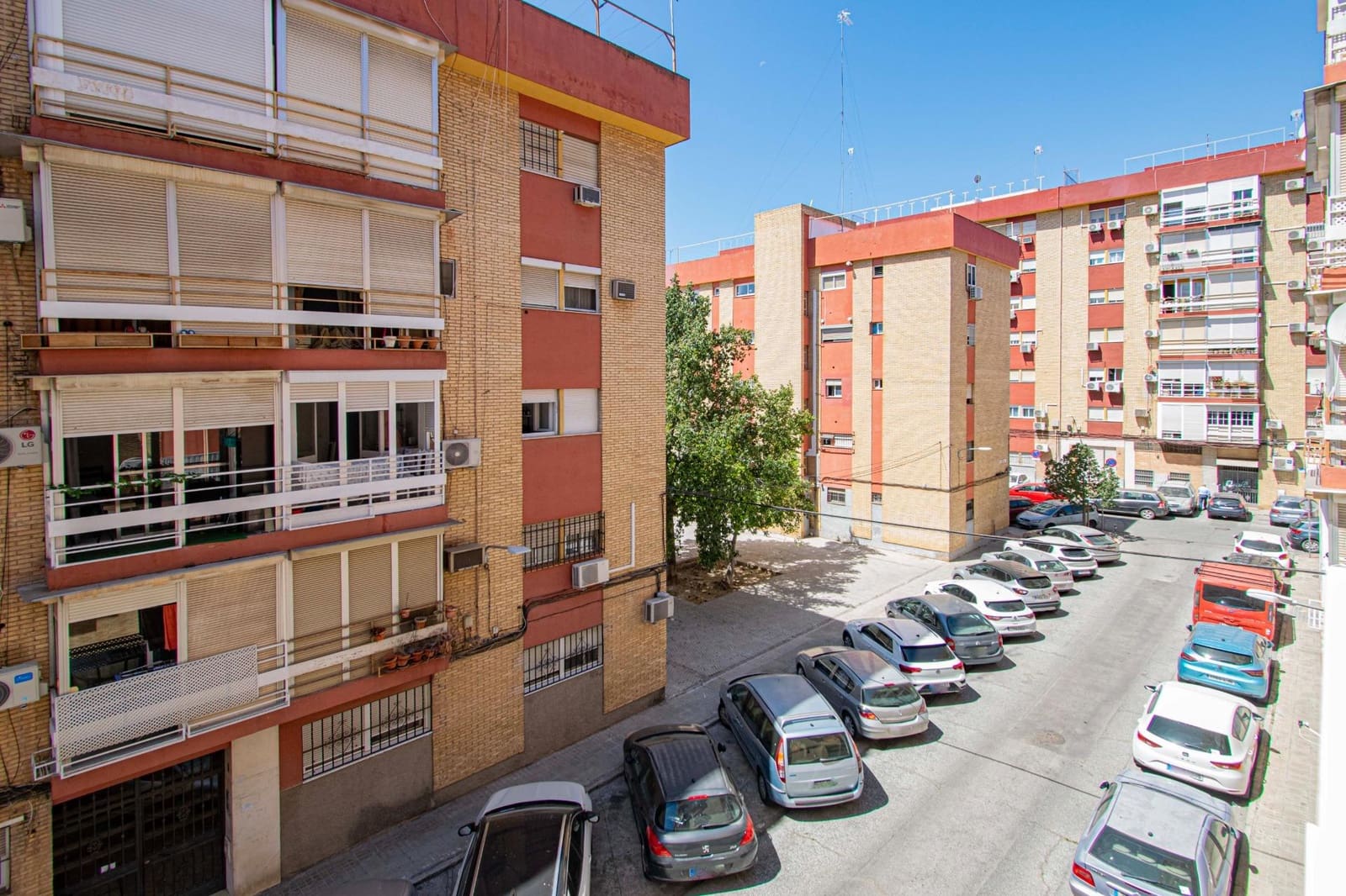 3 makuuhuone Asunto myytävänä paikassa Sevilla kaupunki - 155 000 € (Ref: 9359664)