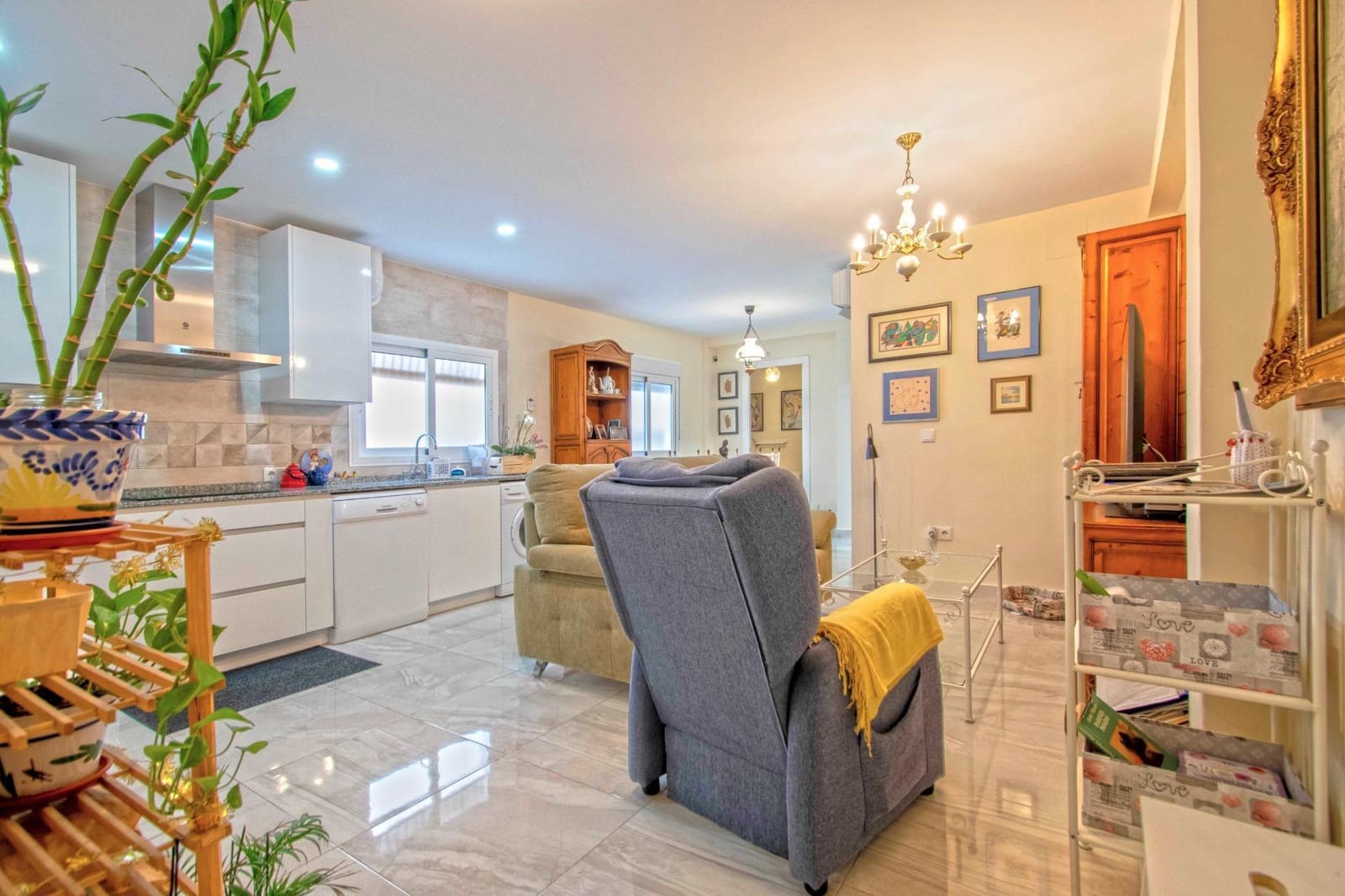 3 Zimmer Wohnung zu verkaufen in Sevilla Stadt mit Garage - 430.000 € (Ref: 9359665)