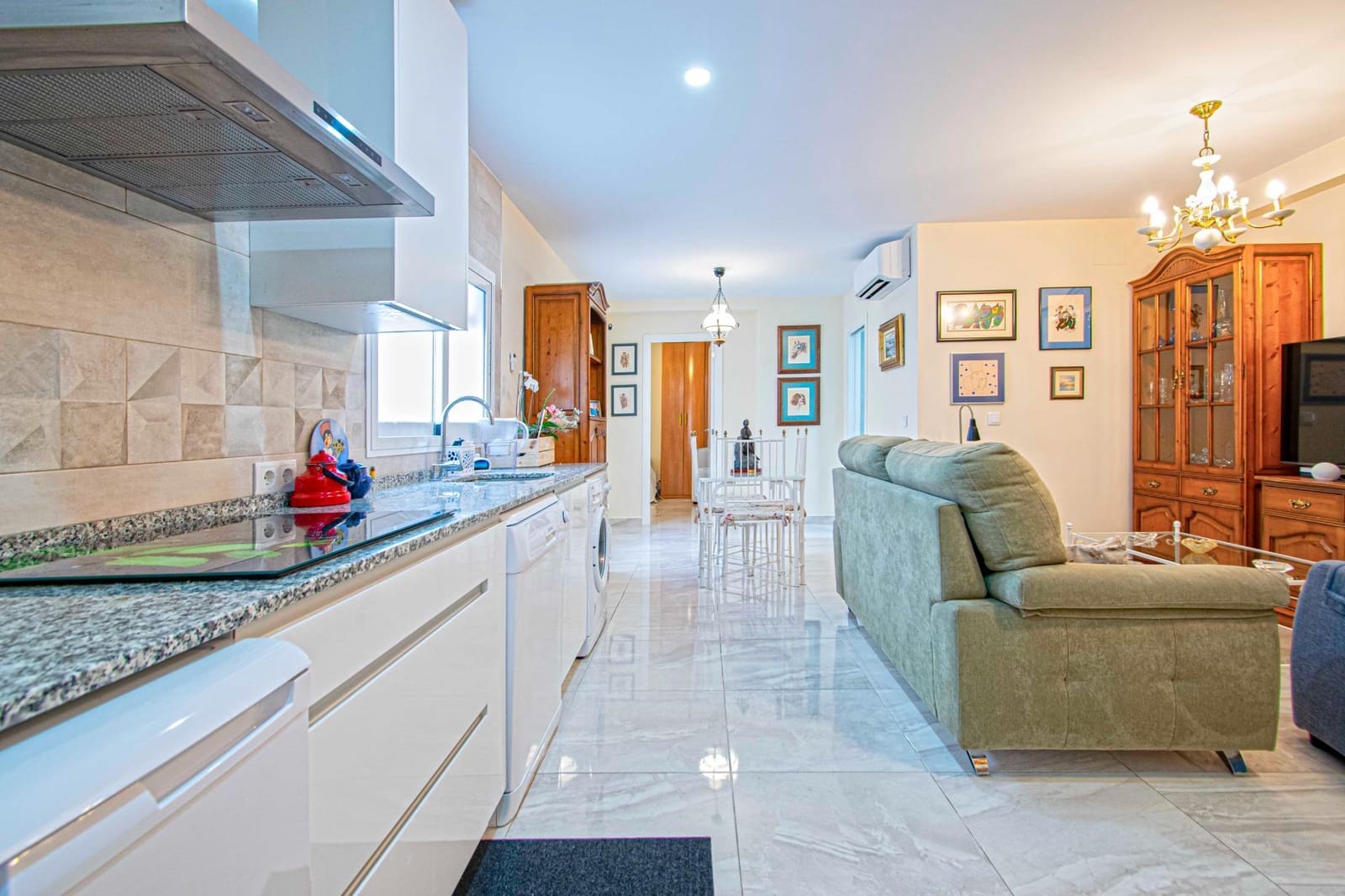 3 soveværelse Lejlighed til salg i Sevilla by med garage - € 430.000 (Ref: 9359665)