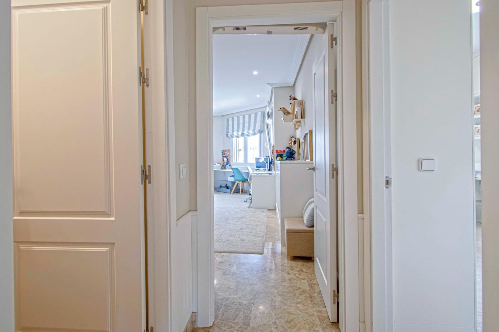 7 soveværelse Villa til salg i Montequinto med swimmingpool garage - € 880.000 (Ref: 9359666)