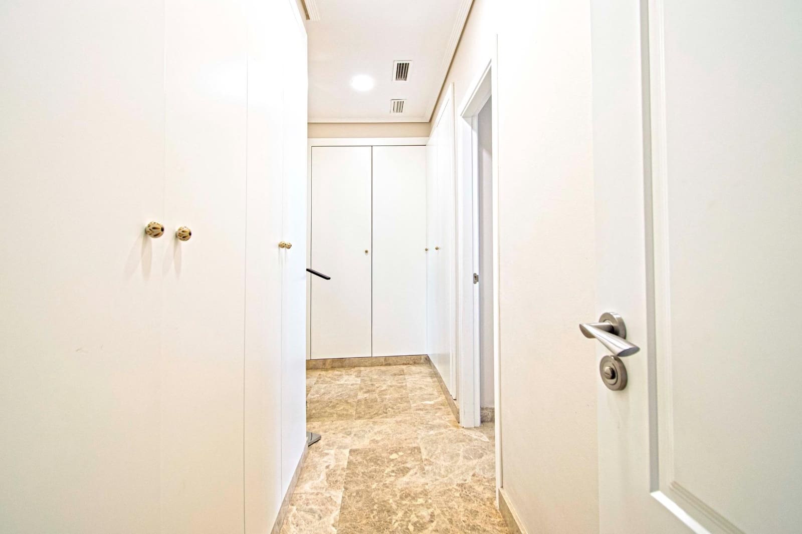 7 soveværelse Villa til salg i Montequinto med swimmingpool garage - € 880.000 (Ref: 9359666)