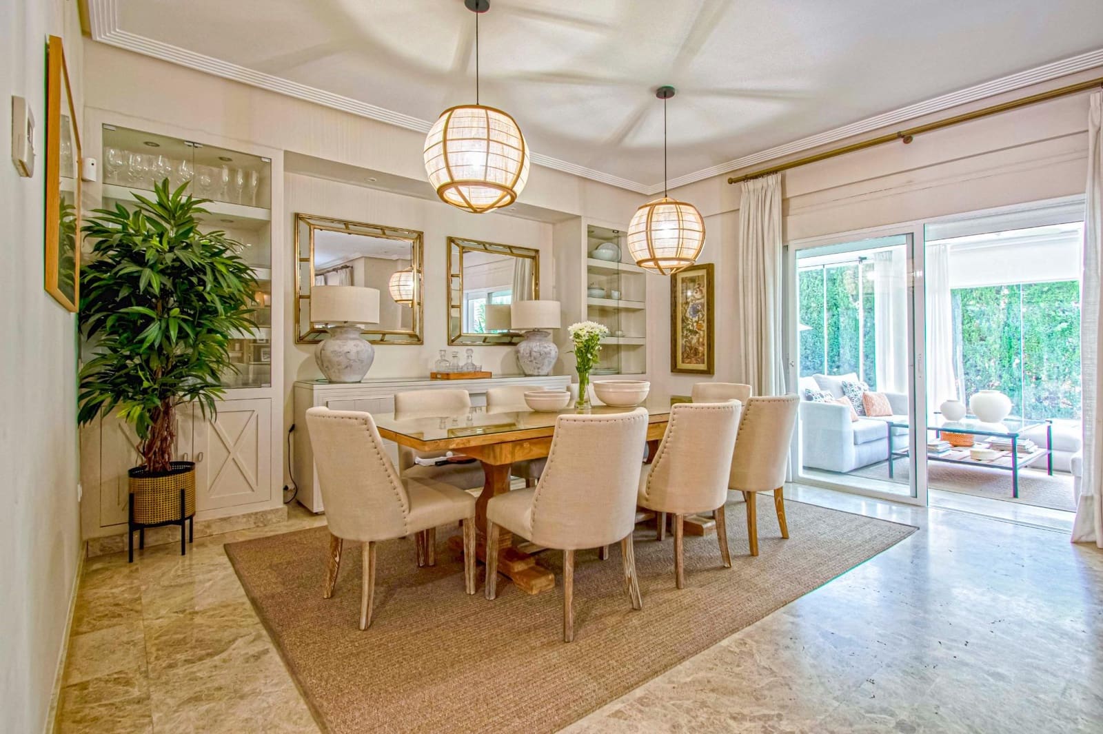 7 soveværelse Villa til salg i Montequinto med swimmingpool garage - € 880.000 (Ref: 9359666)