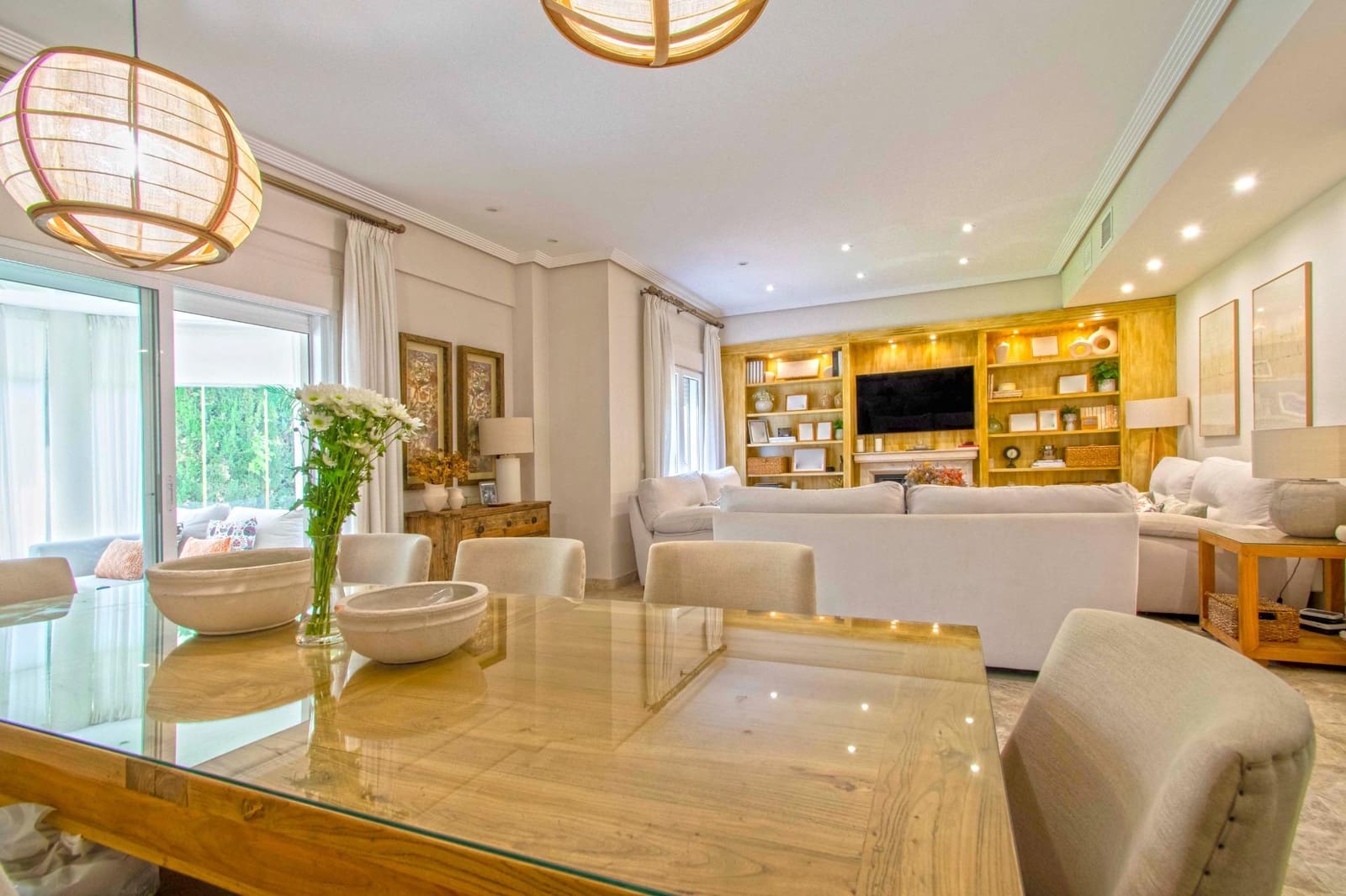 7 soveværelse Villa til salg i Montequinto med swimmingpool garage - € 880.000 (Ref: 9359666)