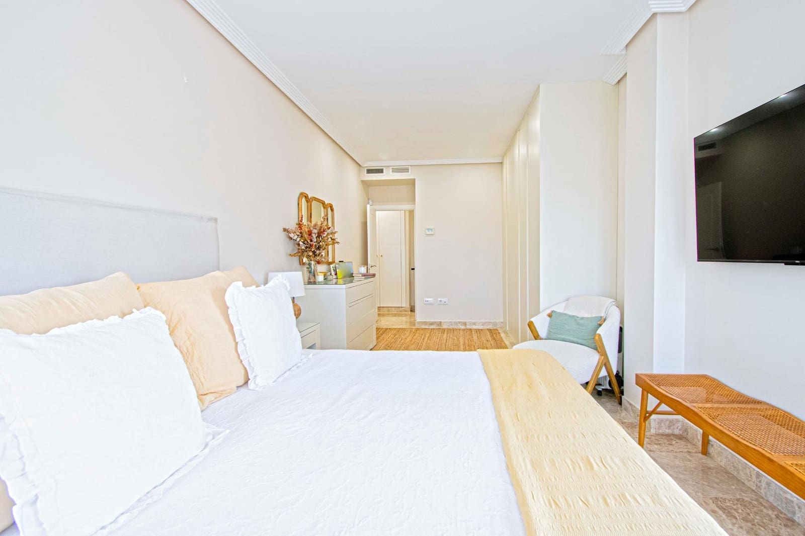 7 soveværelse Villa til salg i Montequinto med swimmingpool garage - € 880.000 (Ref: 9359666)