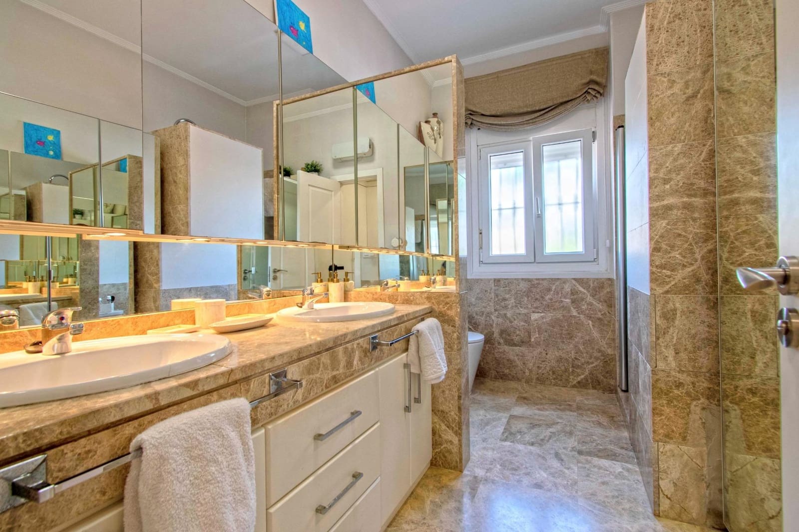 7 soveværelse Villa til salg i Montequinto med swimmingpool garage - € 880.000 (Ref: 9359666)