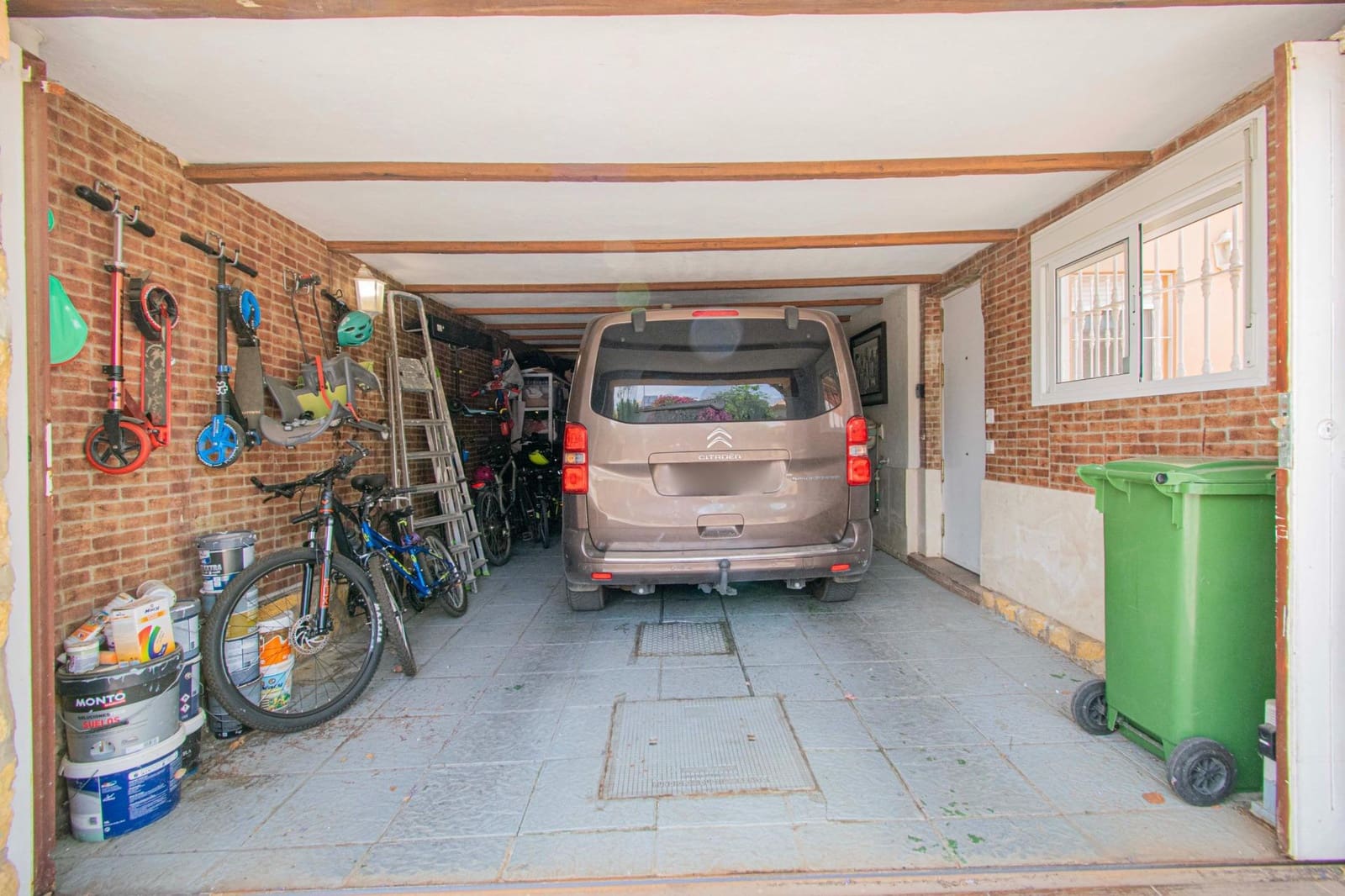 7 soveværelse Villa til salg i Montequinto med swimmingpool garage - € 880.000 (Ref: 9359666)