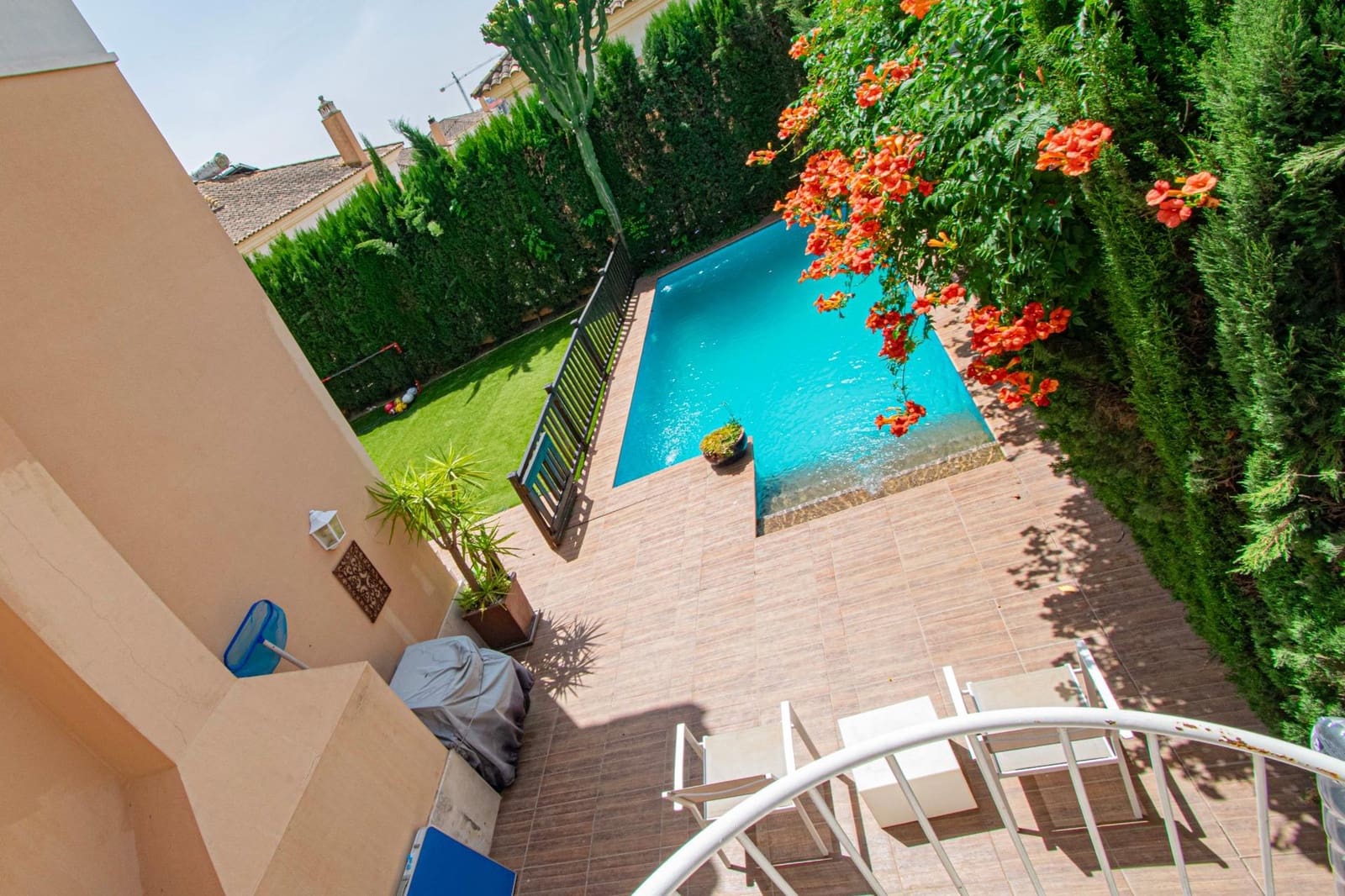 7 soveværelse Villa til salg i Montequinto med swimmingpool garage - € 880.000 (Ref: 9359666)