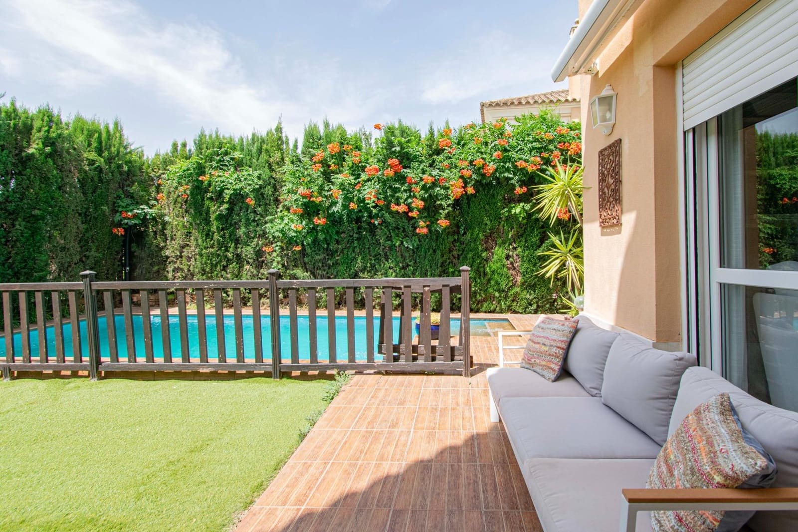 7 quarto Moradia para venda em Montequinto com piscina garagem - 880 000 € (Ref: 9359666)